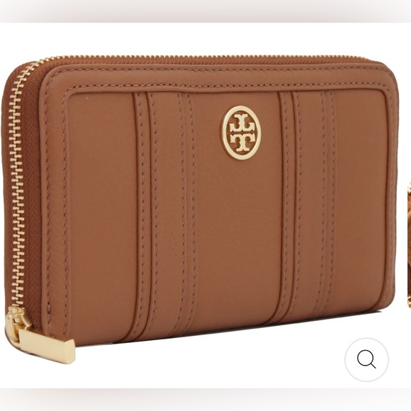 Tory Burch Handbags - Tory Burch Landon Continental Wallet